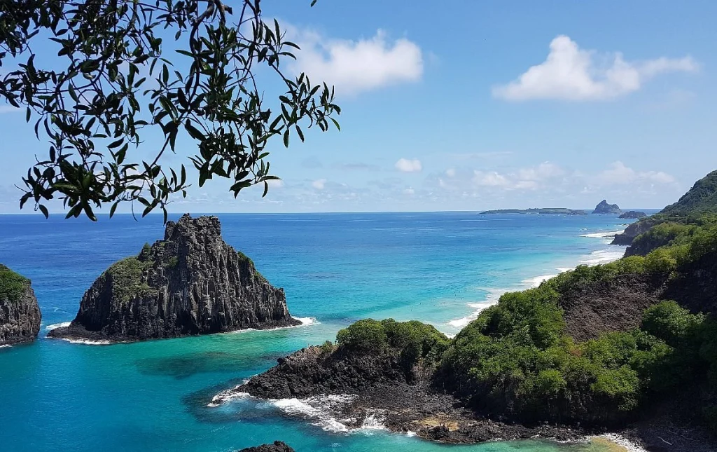 Baía do Sancho, Brazil