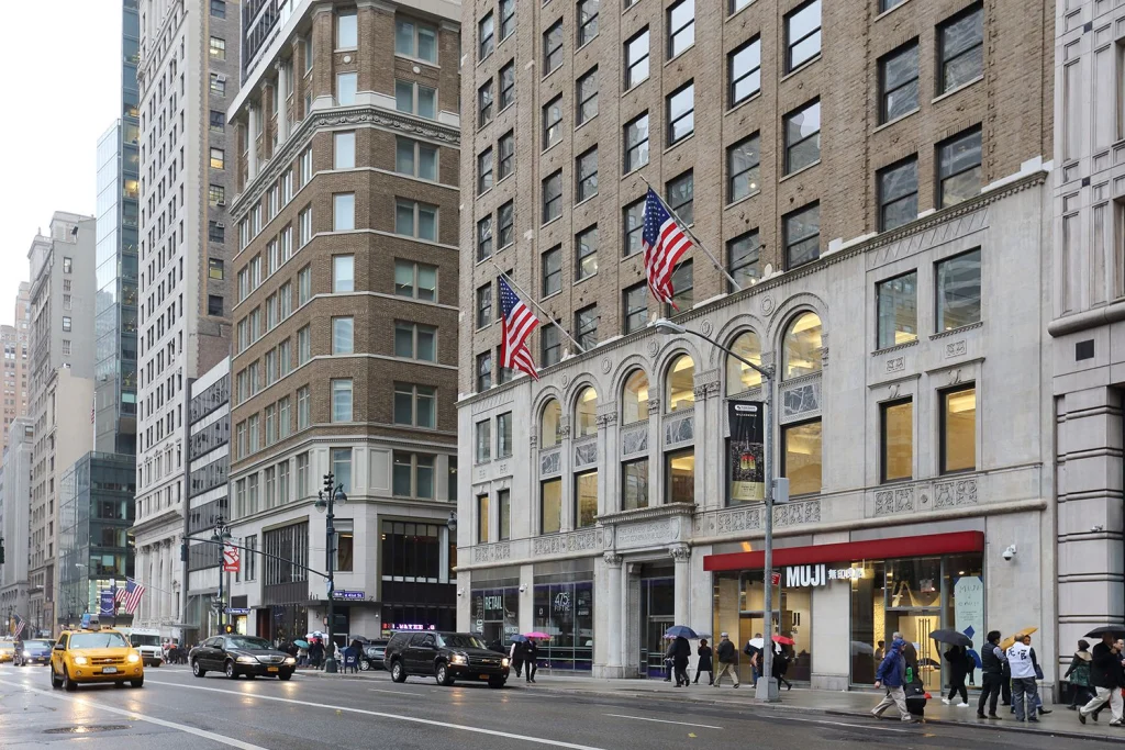 Shop on Fifth Avenue